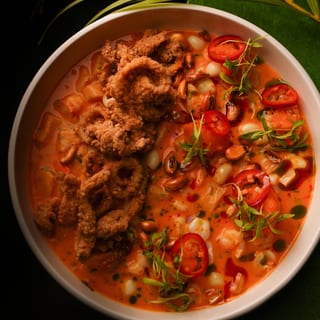 Carretillero by Mikhuna